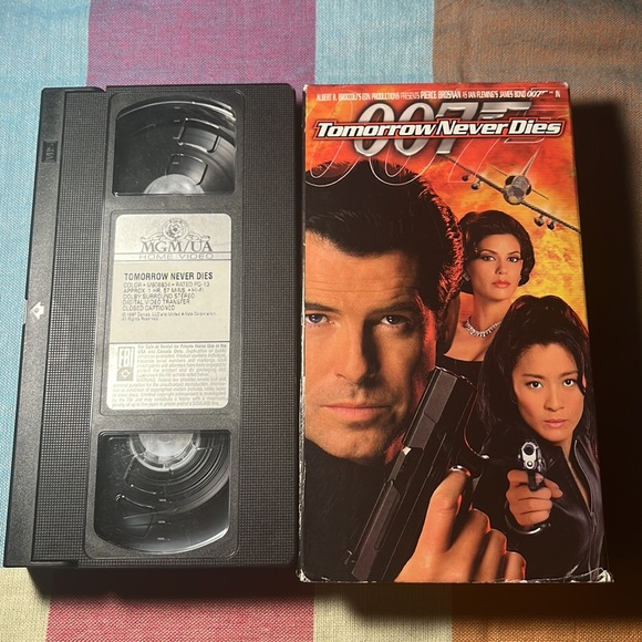 Tomorrow Never Dies 007 VHS - Picture 2 of 3